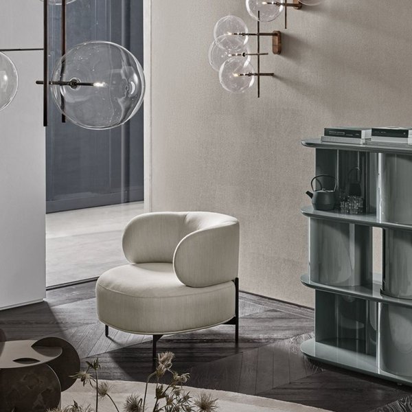 AKIKO LOUNGE CHAIR