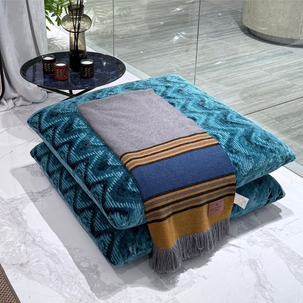 CUSHY POUF