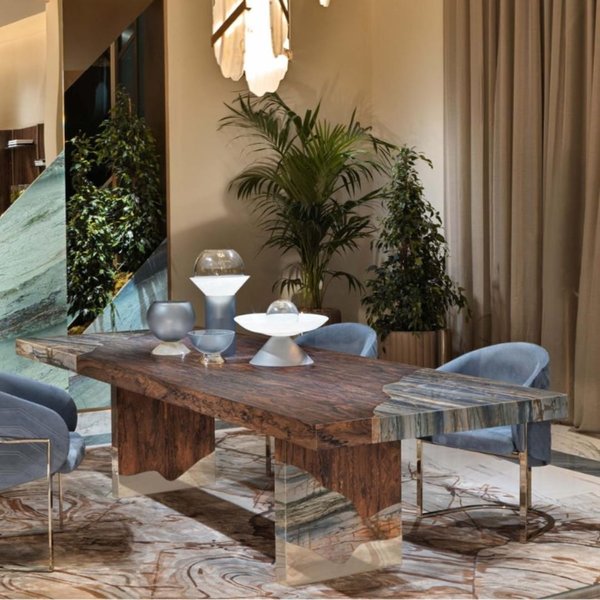 VALIANT DINING TABLE