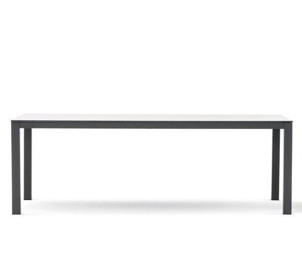 VICTOR LOW TABLE